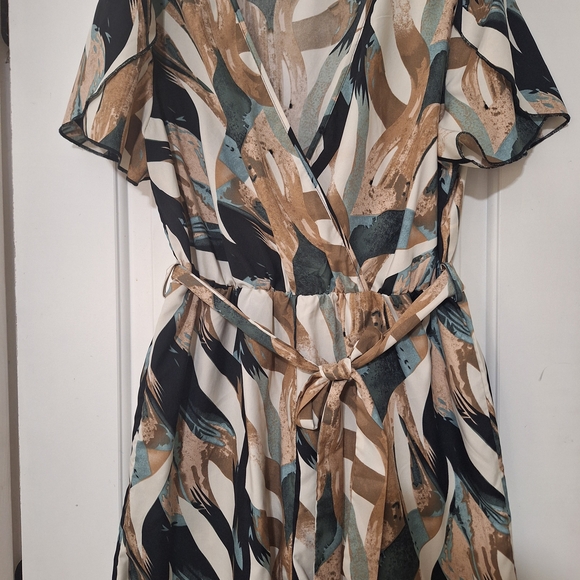 SHEIN Abstract Print Knot Front Romper Size L, Flutter Sleeves, Feminie, - Picture 1 of 8
